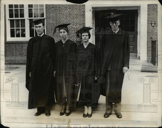 1931 Press Photo photo shows sons and daughters of Senators and COngressmen who - Historic Images