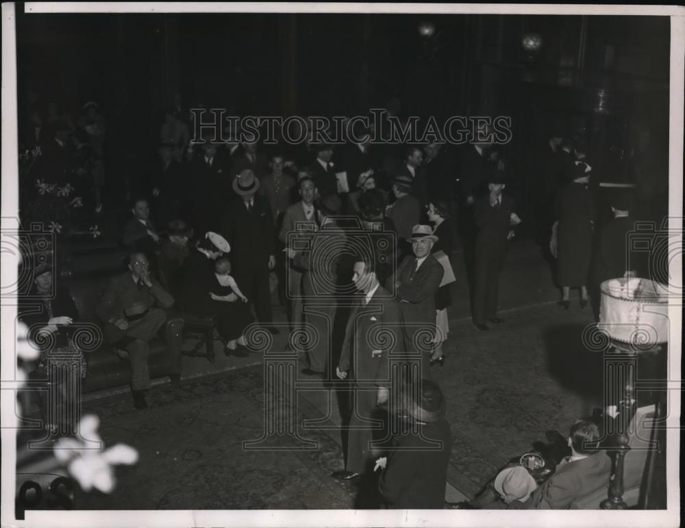 1937 Press Photo Hotel Guests Stalled When San Francisco Employee Walk Out - Historic Images