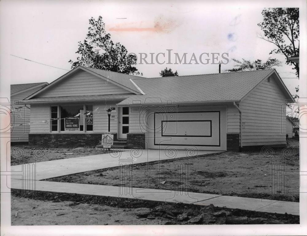 1964 Press Photo The Eastgate Homes at Mayfields - Historic Images