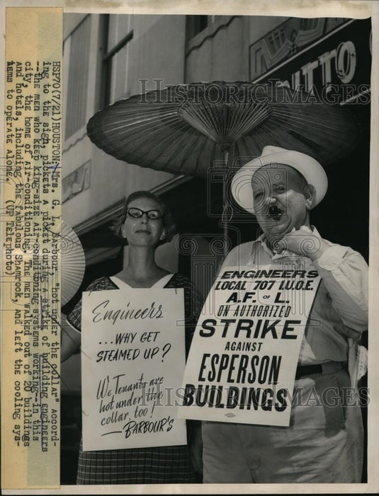 1954 Press Photo Houston Mrs GL Barbour & pickets at strike of bldg engineers - Historic Images
