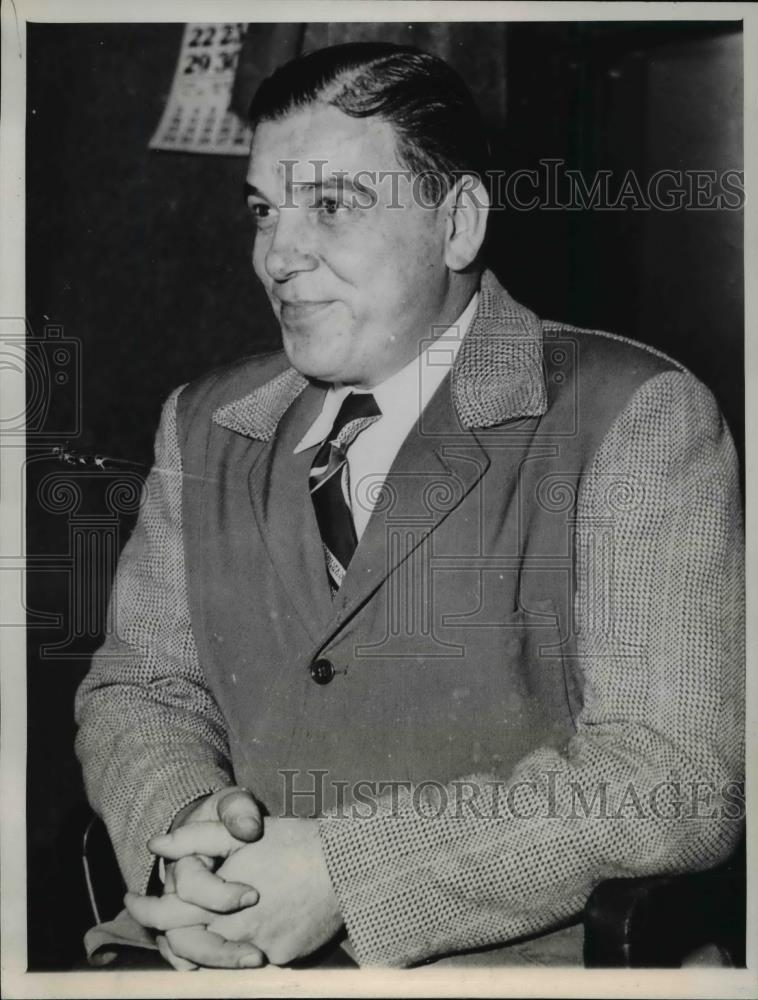 1946 Press Photo Martin Oaks questioned regarding the murder of Harry Dean - Historic Images