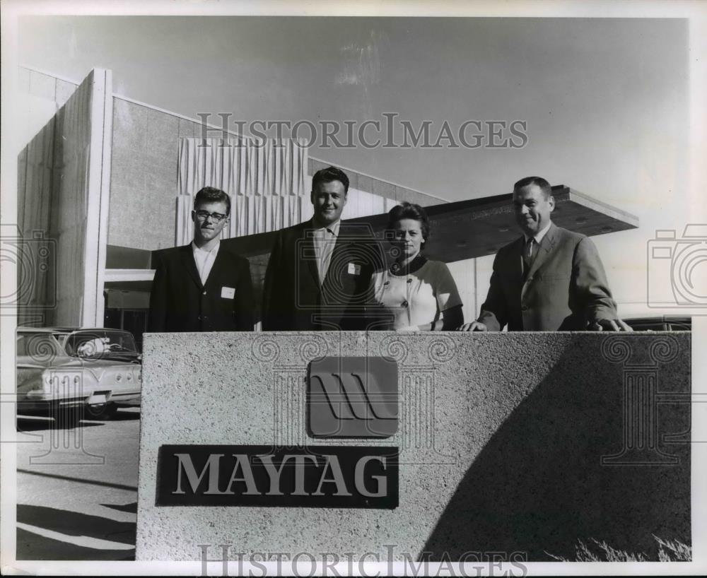 1966 Press Photo Frank Zellar Maytag Official - Historic Images