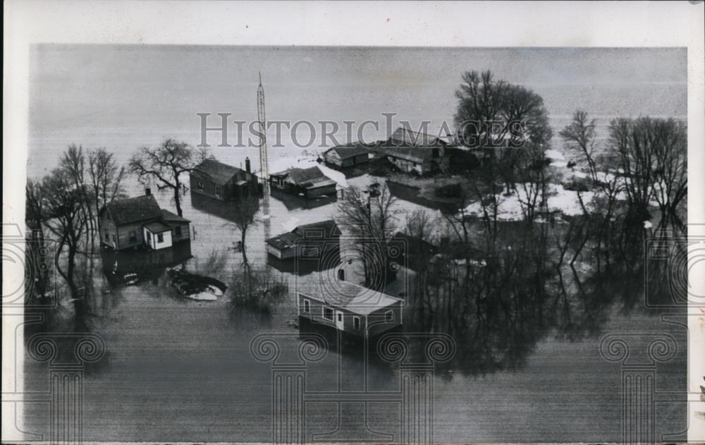 1956 Press Photo Flood in Winnipeg area - Historic Images