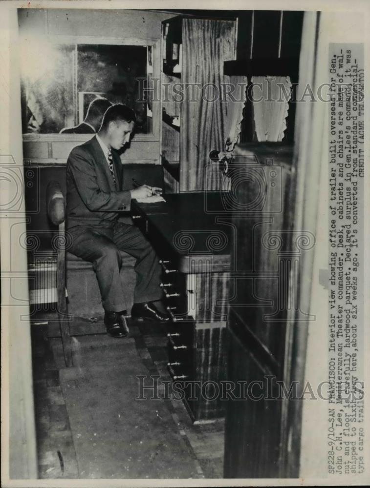 1947 Press Photo San Francisco John CH Lee at Mediterrean Theater office - Historic Images