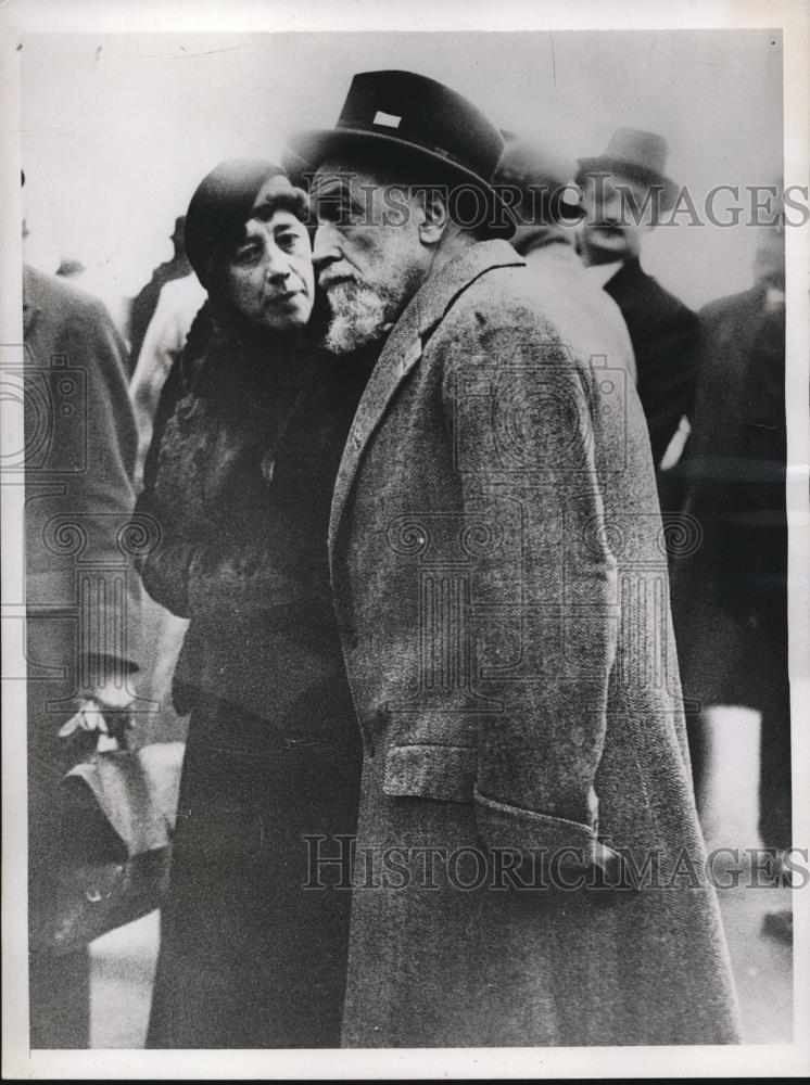 1934 Press Photo Montague Norman&#39;s Ticket on his Hat - Historic Images