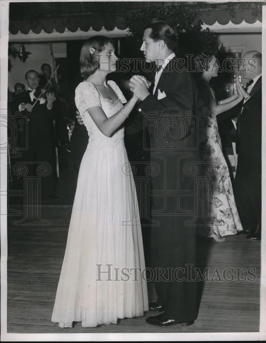 1938 Press Photo Theresa Schey Dances with Chadwick Braggiotti at Palm Beach - Historic Images
