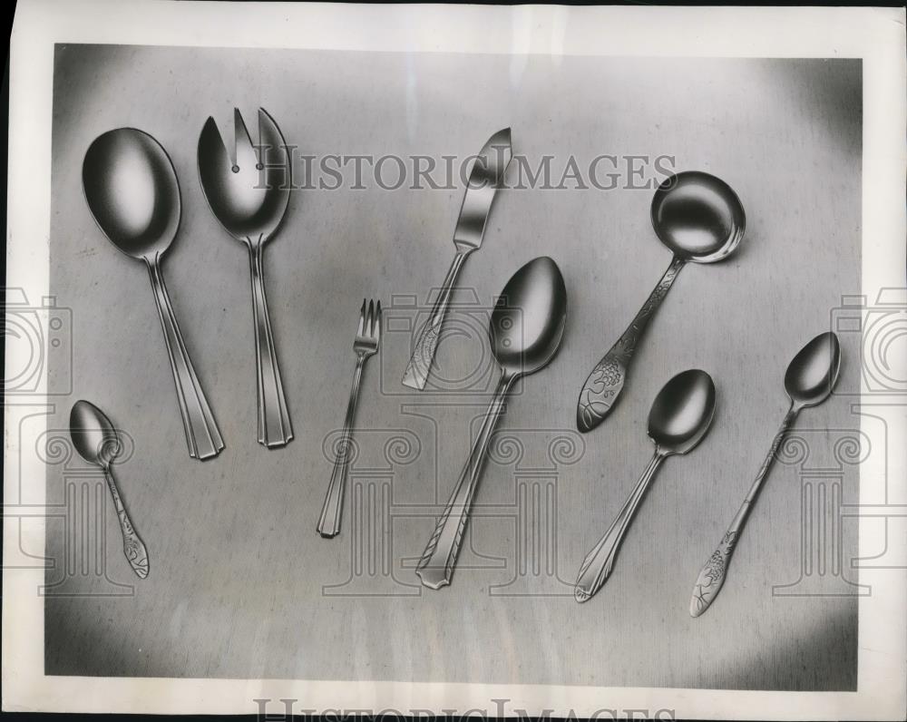 1954 Press Photo Flint Deluxe tableware by Ekco Products Company - Historic Images