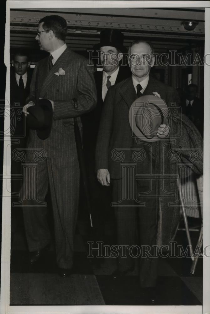 1938 Press Photo Croen Prince Gustav Adolph of Sweden at New York Hosp. - Historic Images