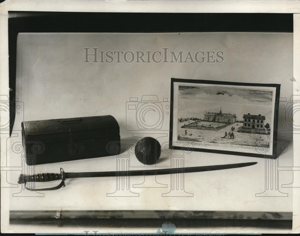 1927 Press Photo Relics on exhibition in Library of Princeton University - Historic Images