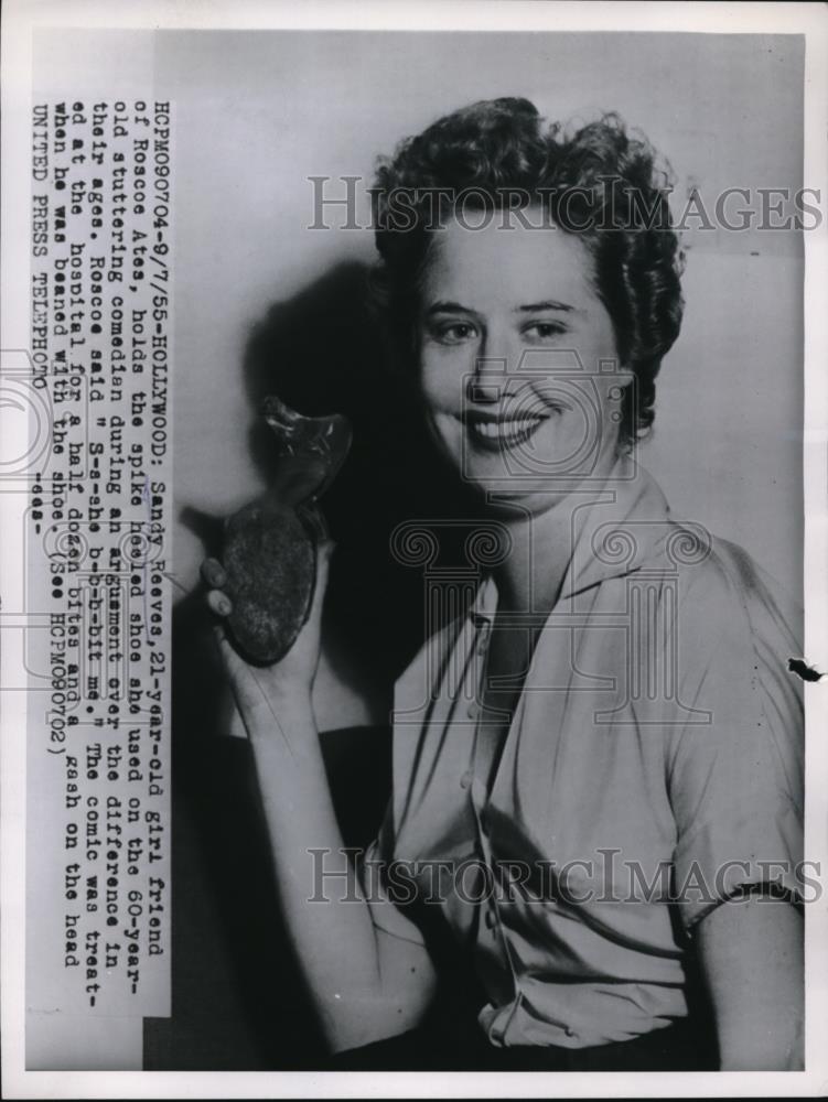 1955 Press Photo Hollywood Sandy Reeves girlfriend of Roscoe Ates comic - Historic Images