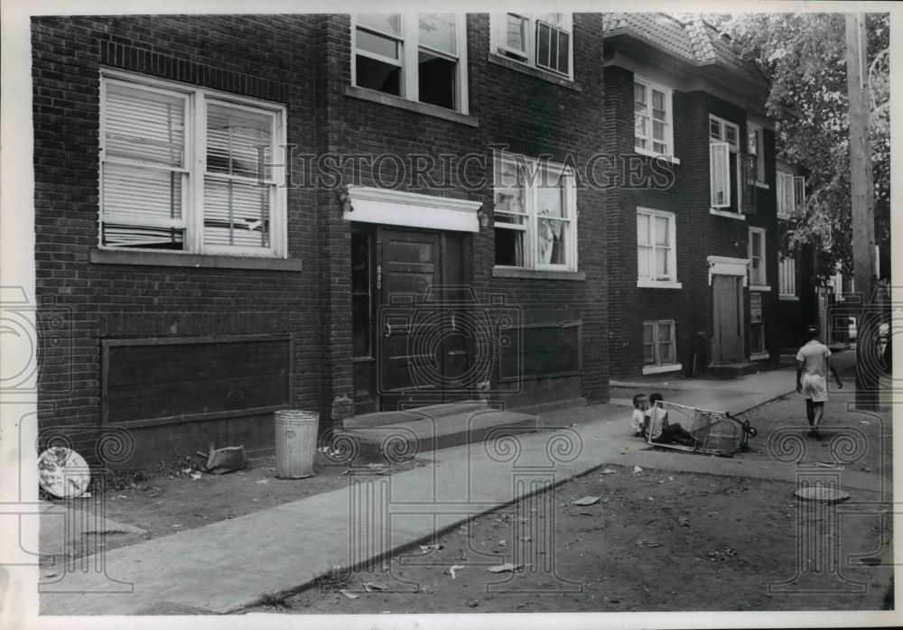 1966 Press Photo Homes in Glenville - Historic Images