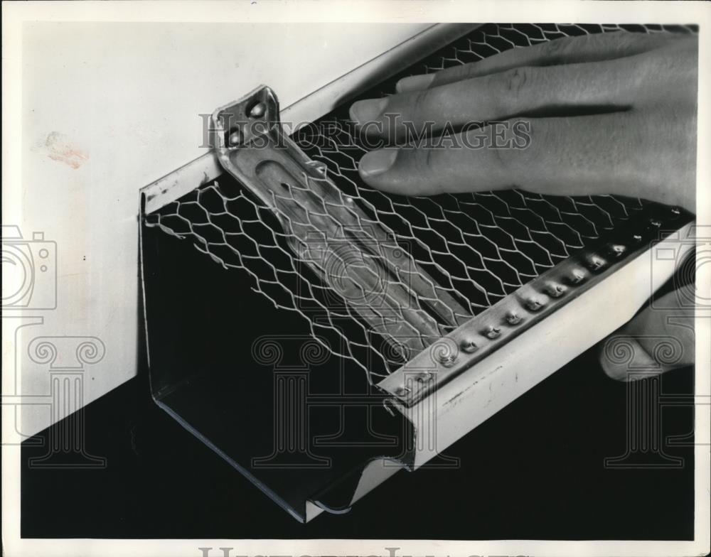 1961 Press Photo Aluminum gutter screens by ALCOA co on display - Historic Images