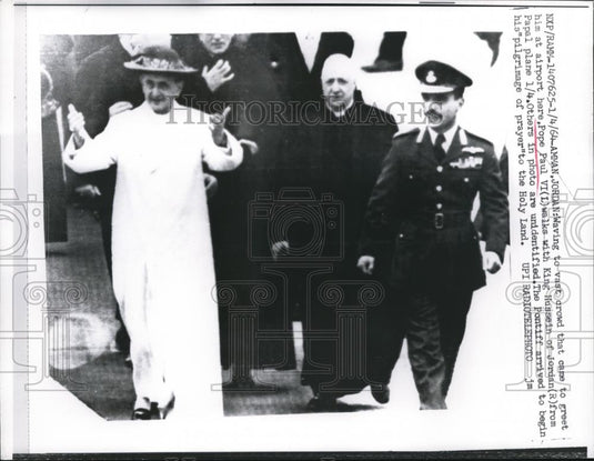 1964 Press Photo Pope Paul VI & King Hussein of Jordan from Papal plane - Historic Images