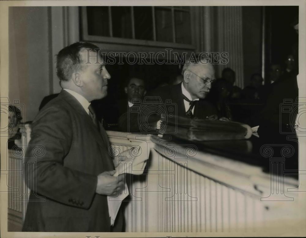 1935 Press Photo Colonel William J. Wilgus Questioned by Lloyd Paul Stryker - Historic Images