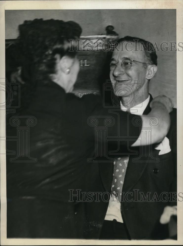 1943 Press Photo Thomas Walsh Released - Historic Images