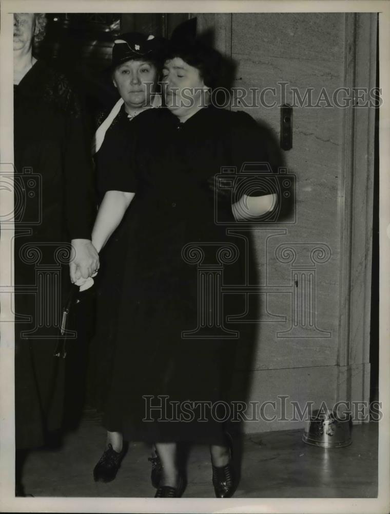 1938 Press Photo Mrs. William Barhorst after the court trial - Historic Images