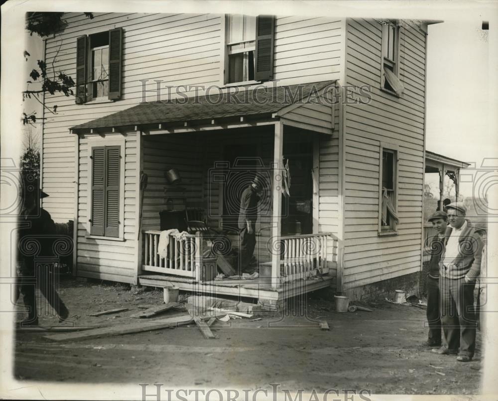 1930 Press Photo Rear entrance of the house where bomb exploded - Historic Images