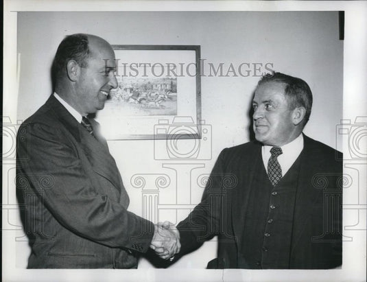 1946 Press Photo New Haven Conn Yale athletic director Rbt Kiputh & Rbt Goegenga - Historic Images