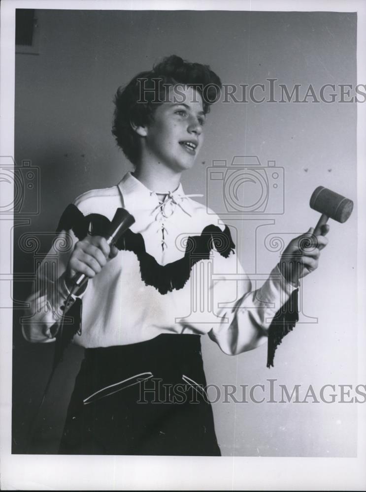 1960 Press Photo Martha Dewees of Ark auctioneer - Historic Images