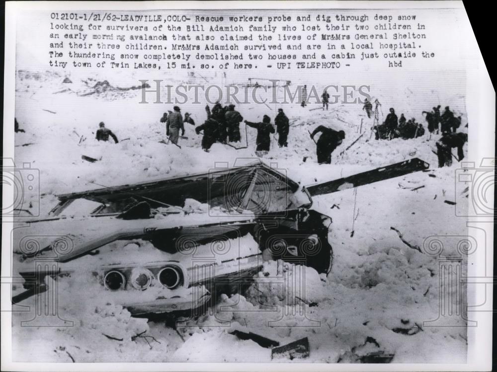 1962 Press Photo Leadville Rescue Workers Deep Snow Bill Admich Family Cabin - Historic Images