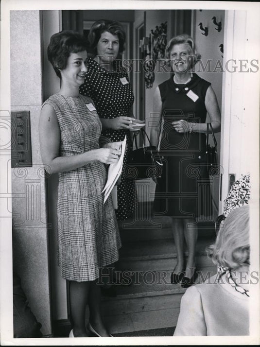 1975 Press Photo Mrs. E.L. Sikorousky, Mrs. W.A. Dailly & Mrs. J. Hollis of Ohio - Historic Images
