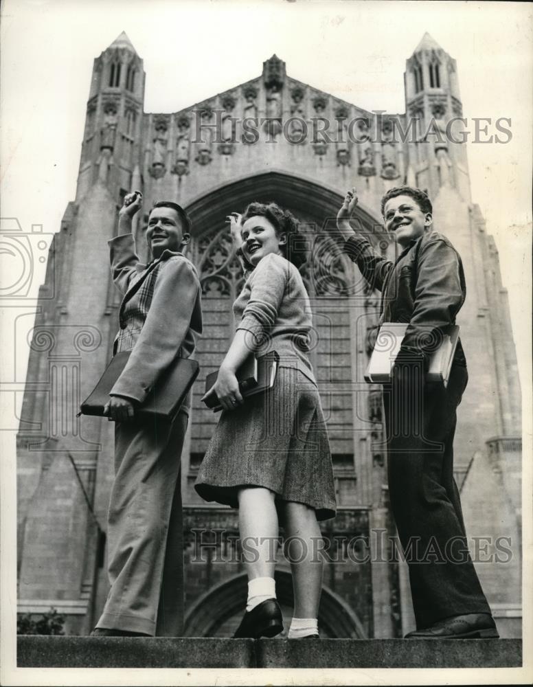 1943 Press Photo Chicago Univ of Chicago, Ned Luehr, Vernelle Niehaus, Al Schiak - Historic Images