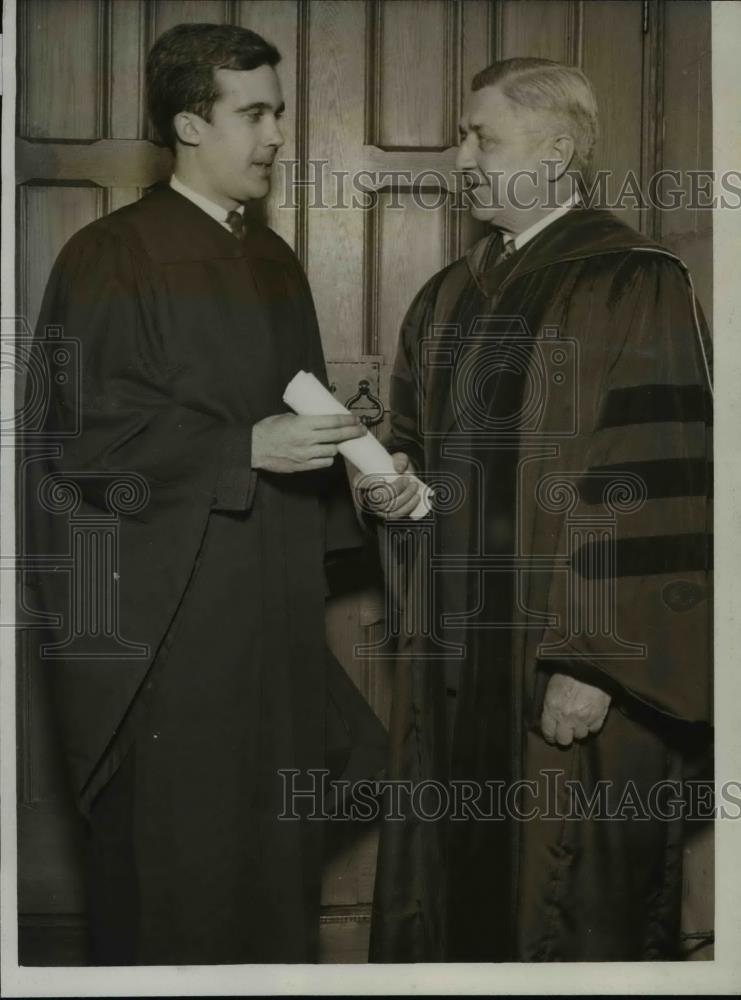 1934 Press Photo George Mann Graduates University of Chicago Frederick Woodward - Historic Images