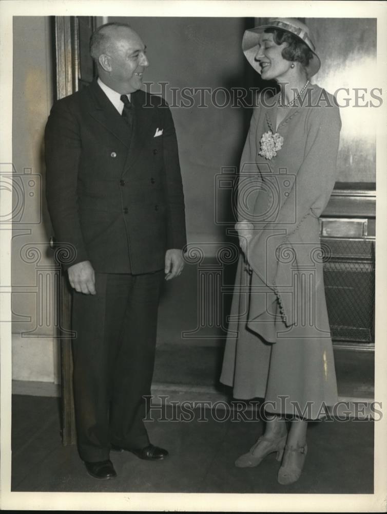 1933 Press Photo Rep. Wm T.Schulte and Mrs.Alfred Stow demand for equality - Historic Images