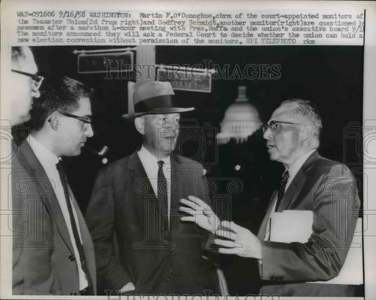 1958 Press Photo Martin F. O'Donoghue and Godfrey Schmidt with a newsman - Historic Images