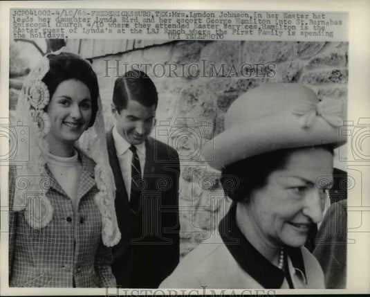 1966 Press Photo Mrs.Lyndon Johnson & Lynda Bird leads into St Barnabas - Historic Images