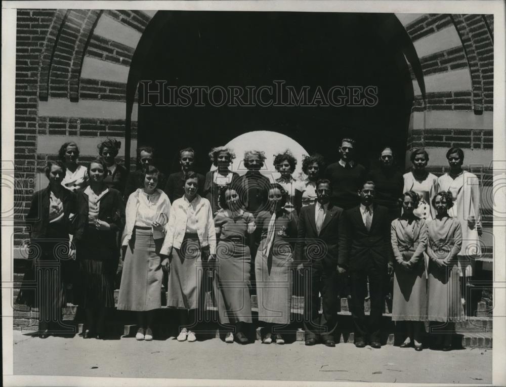 1933 Press Photo The eighteen sets of twins on Los Angeles Junior College - Historic Images