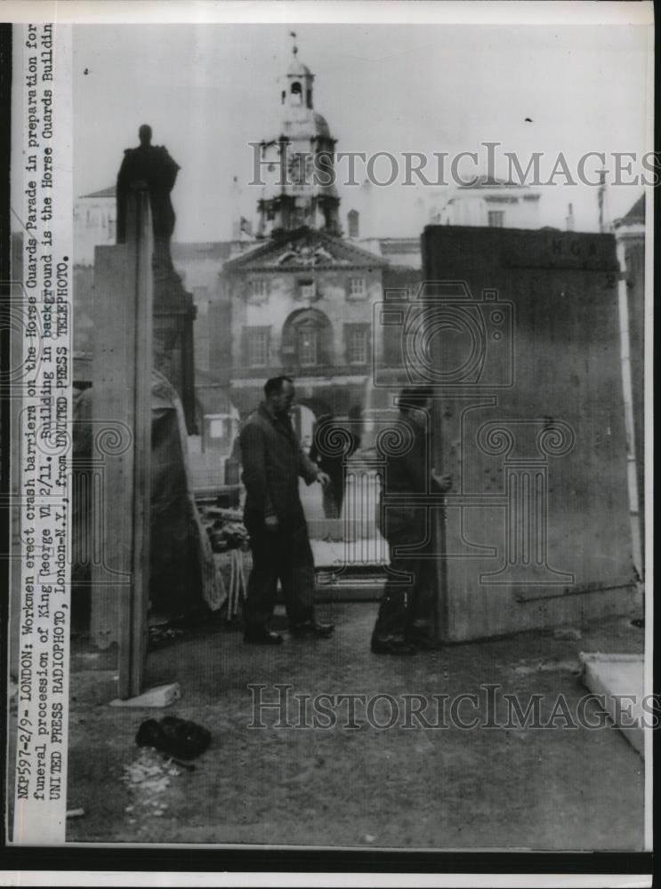 1952 Press Photo Workmen Prepare for Funeral Procession of King George - Historic Images