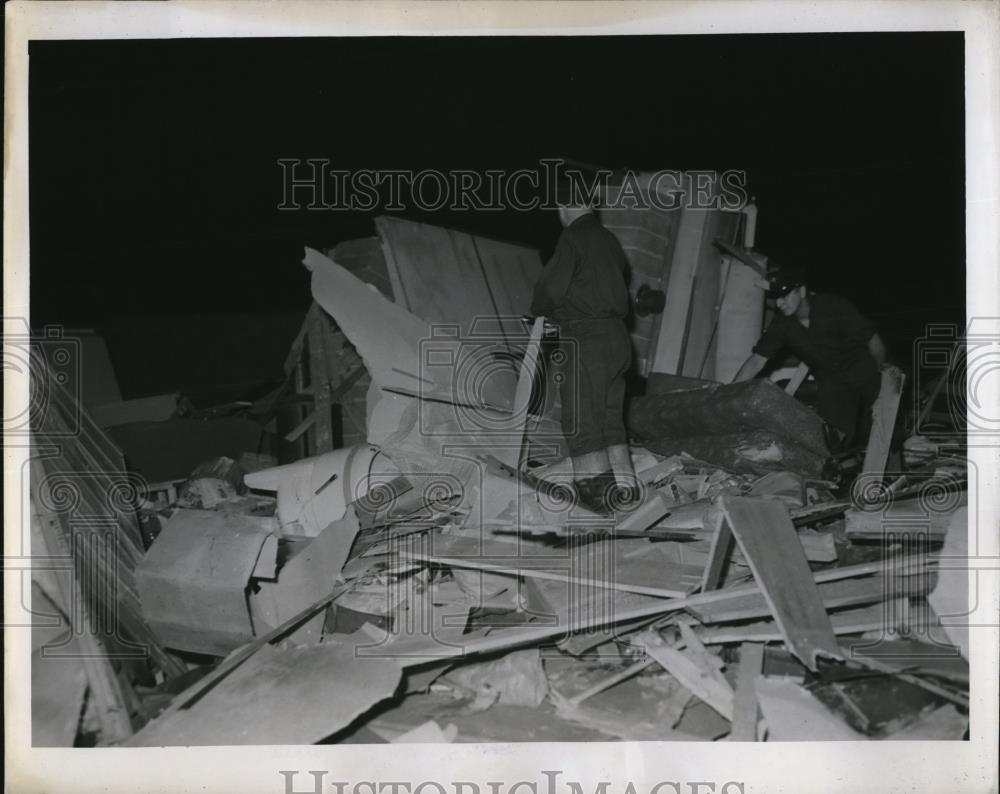 1946 Press Photo River Rouge, Michigan, Tornado Damage - Historic Images