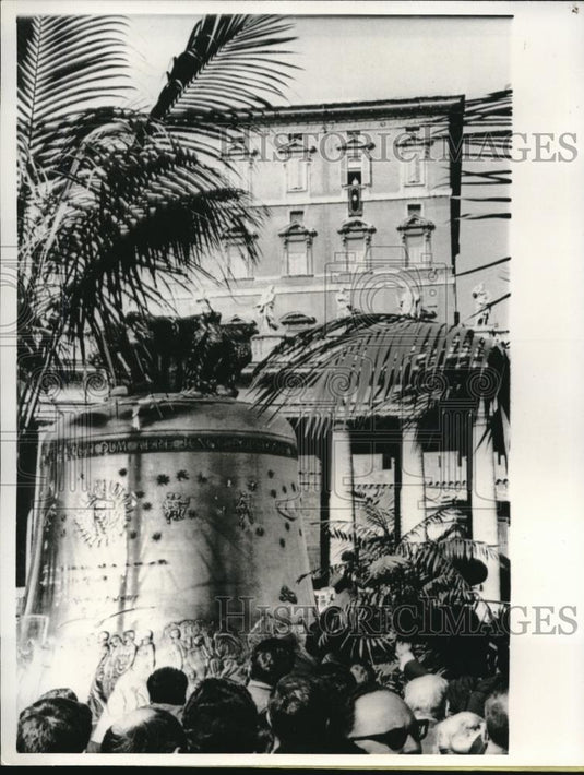 1965 Press Photo Pope Paul Vi speaks to the crowd in St.Peter Square. - Historic Images