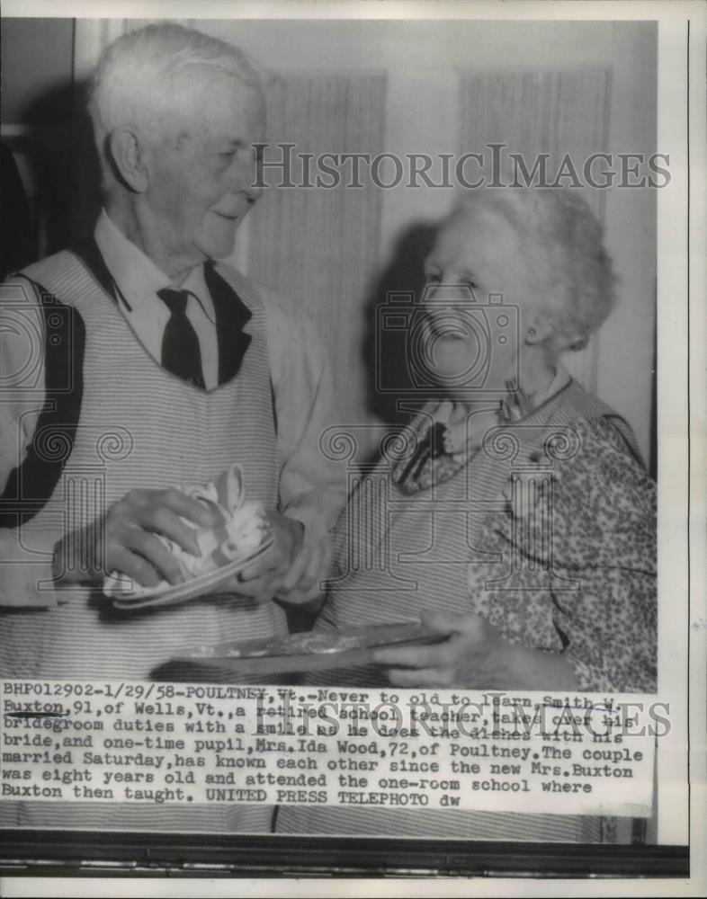 1958 Press Photo Poultney Vt Smith Puxton age 91 &amp; brideMrs Ida Wood - Historic Images