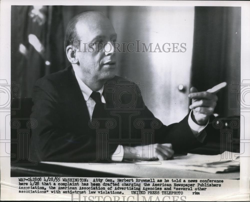 1955 Press Photo Atty. Gen. Herbert Brownell at News Conference - Historic Images