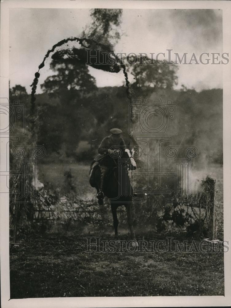 1926 Press Photo 16/5 Lancers Trick Horse Riding, British Army, Tidworth - Historic Images