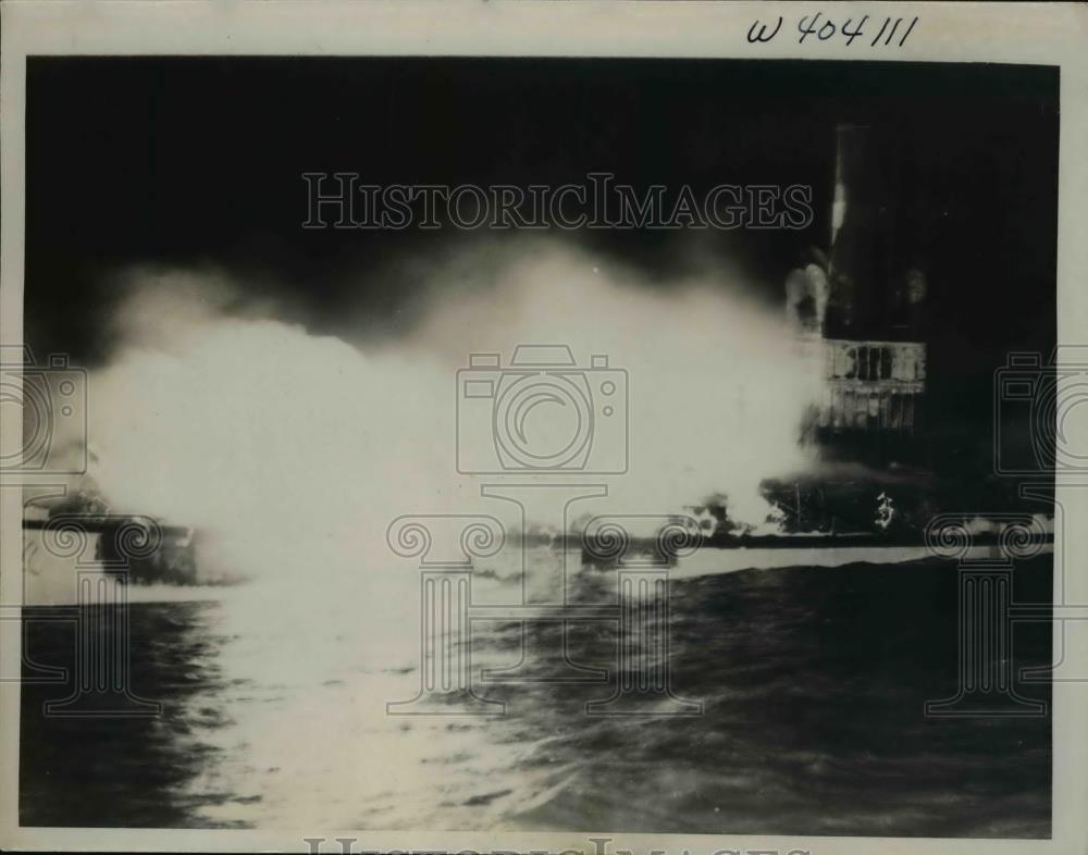 1937 Press Photo SS City of Baltimore on flames in Chesapeake Bay - Historic Images