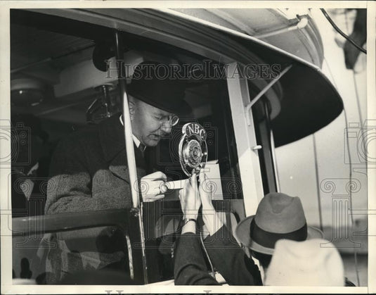 1933 Press Photo Dr Hjalmar Schacht head of German Reichsnamk arrives in NYC - Historic Images