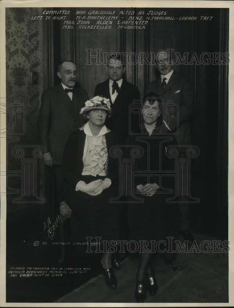 1923 Press Photo Contest Judges for Madame Sarah Bernhardt Memorial Tablet - Historic Images