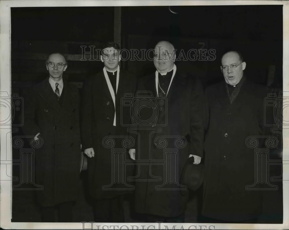 1946 Press Photo of Cardinal Designate James C&gt; McGuigan sailing for Rome. - Historic Images