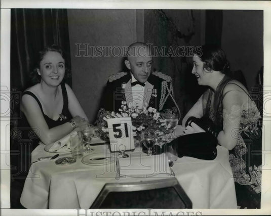 1941 Press Photo Mrs.Osborn,Col.Constant & Mrs.Fuller attended the horse show - Historic Images