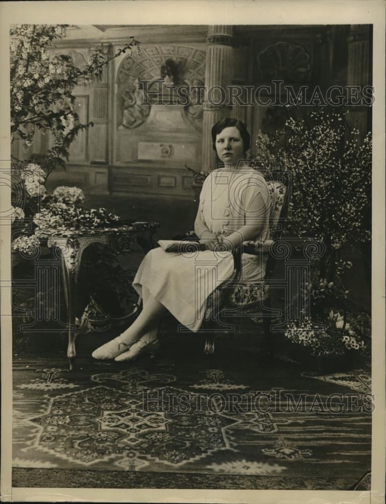 1930 Press Photo Crown Princess Juliana of Netherlands on 18th Birthday - Historic Images