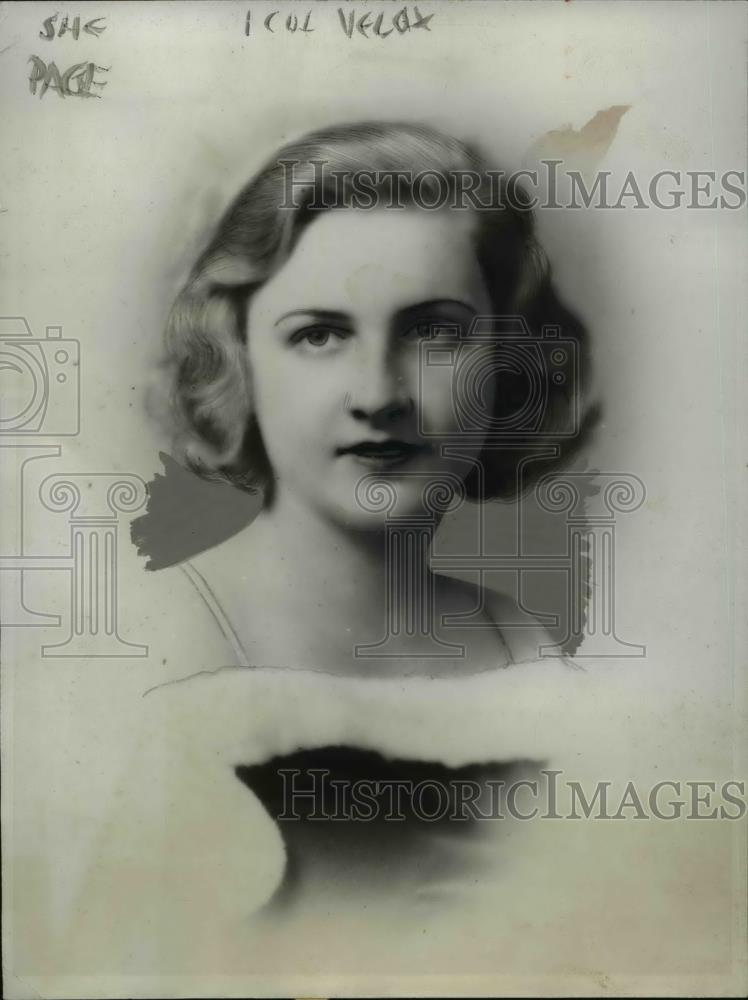1933 Press Photo Recent Portrait of Nella Veverka,daughter of Czech Minister - Historic Images
