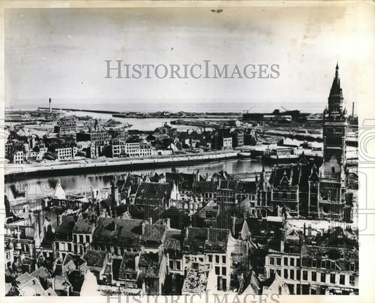 1945 Press Photo Aerial View of City of Dunkirk, France - Historic Images