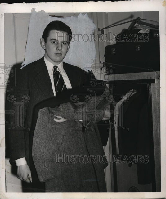 1941 Press Photo "Putzi" Hanfstaengl's Son Joins Army Air Corps, Boston, Mass. - Historic Images