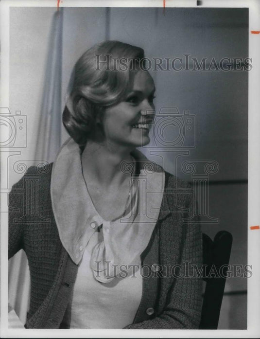 1976 Press Photo Linda Day Gedrge stars on Once an Eagle TV Show - cvp21090 - Historic Images