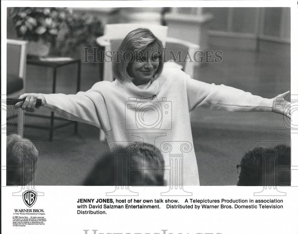 1992 Press Photo Jenny Jones hosting her show - cvp26133 - Historic Images