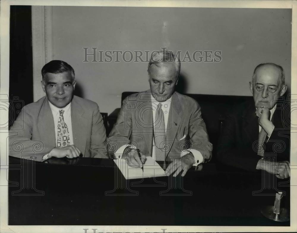 1934 Press Photo Ambassador Troyanovsky, Sec State Hull &amp; Asst Sec Moore - Historic Images