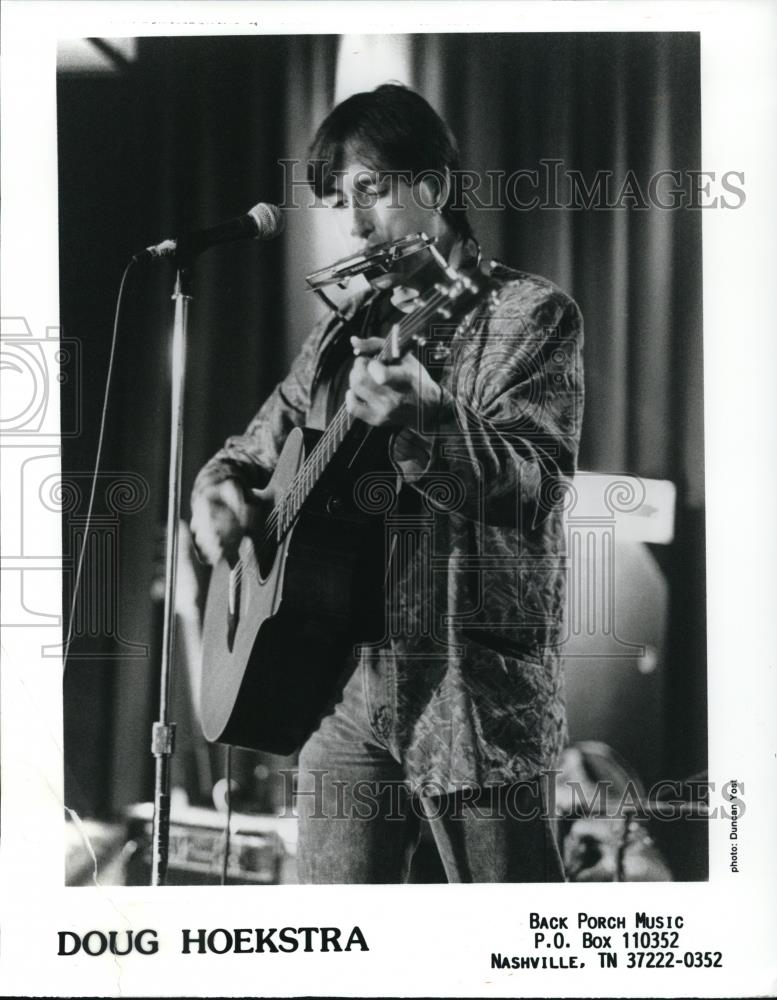 1999 Press Photo Singer Doug Heokstra - cvp27143 - Historic Images